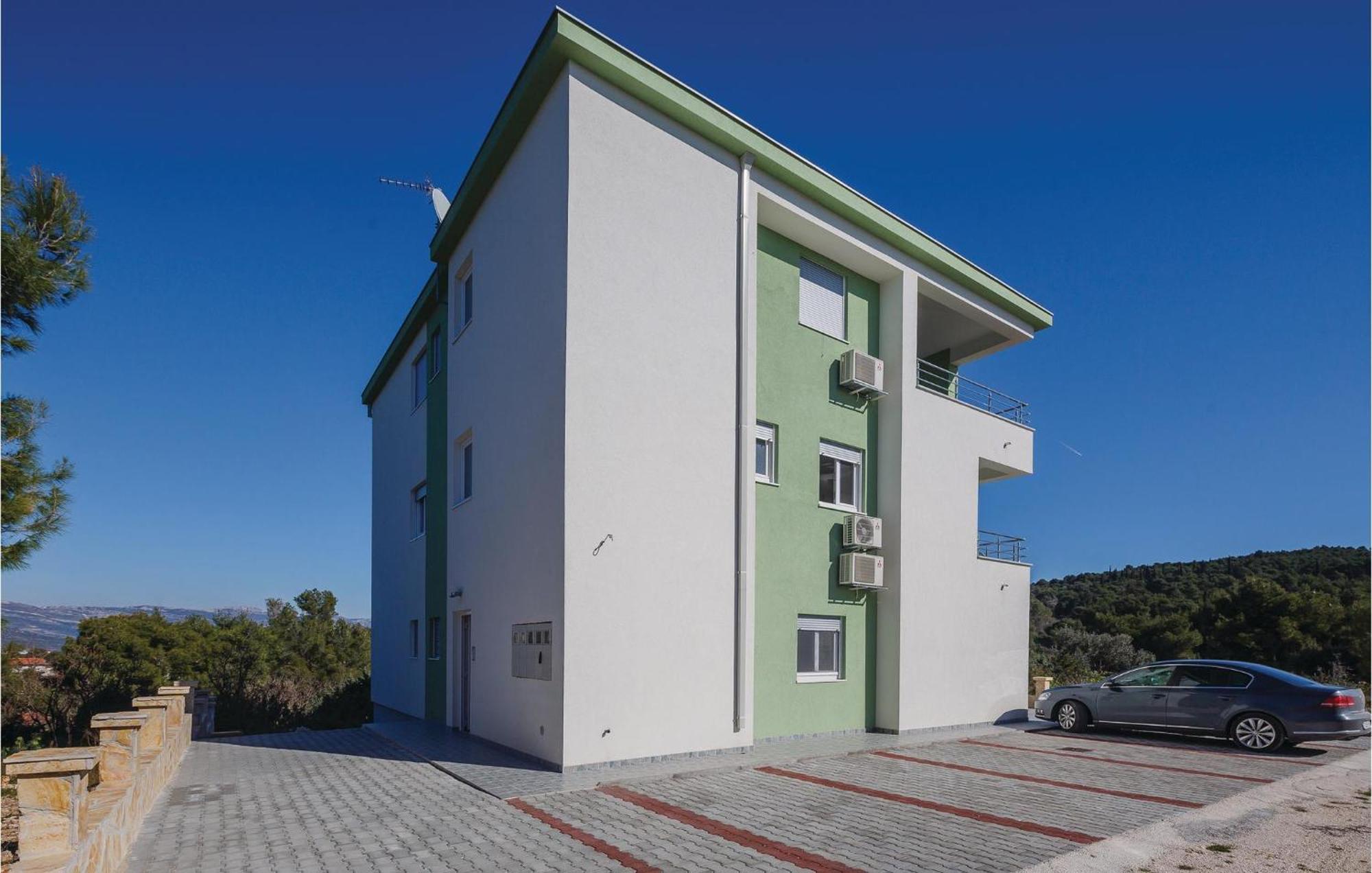 Amazing Apartment In Saldun With Wifi Trogir Exteriér fotografie