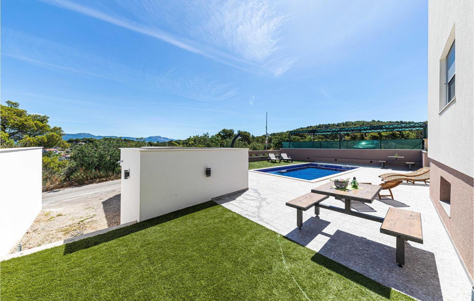 Amazing Apartment In Saldun With Wifi Trogir Exteriér fotografie