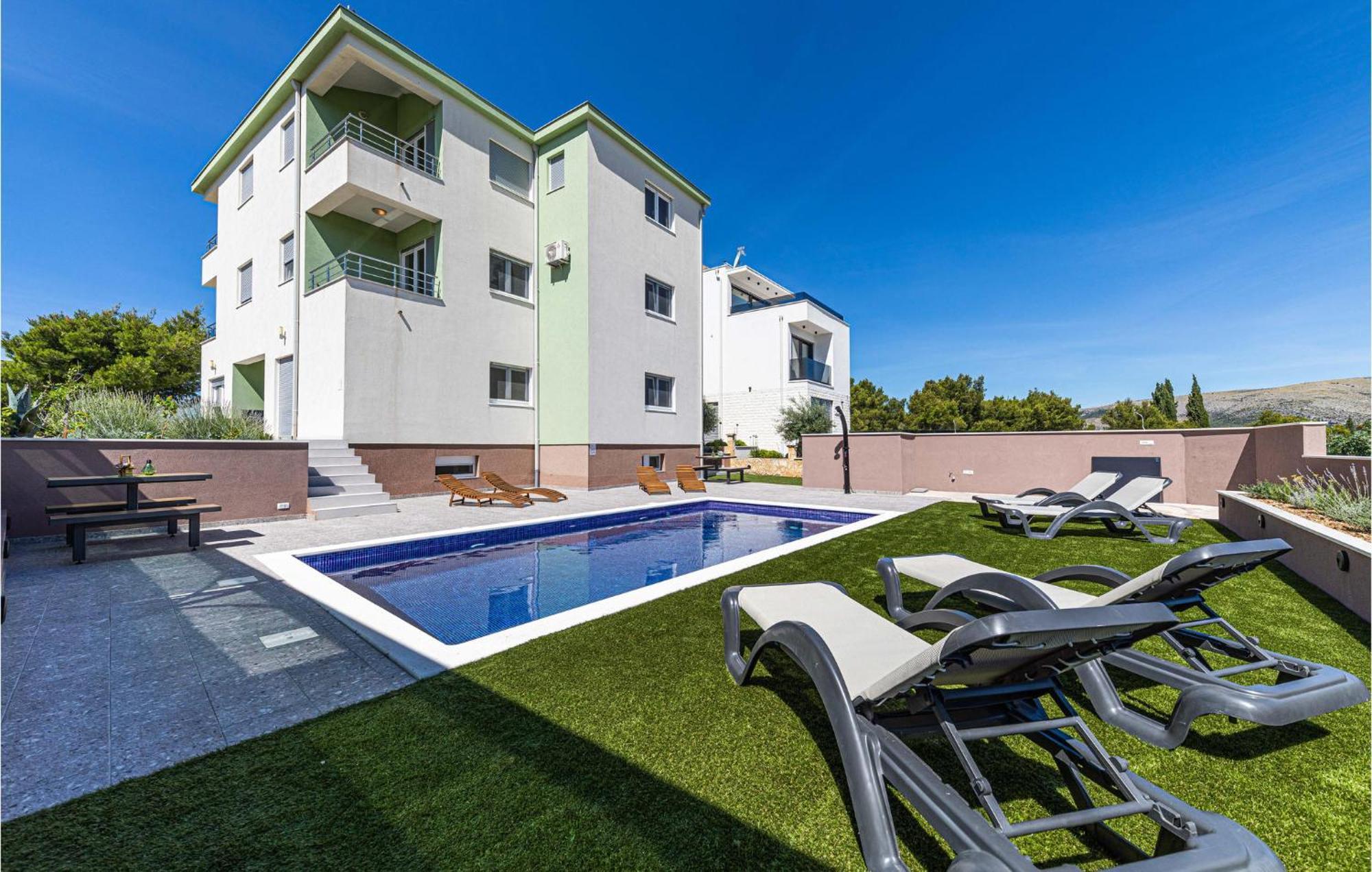 Amazing Apartment In Saldun With Wifi Trogir Exteriér fotografie