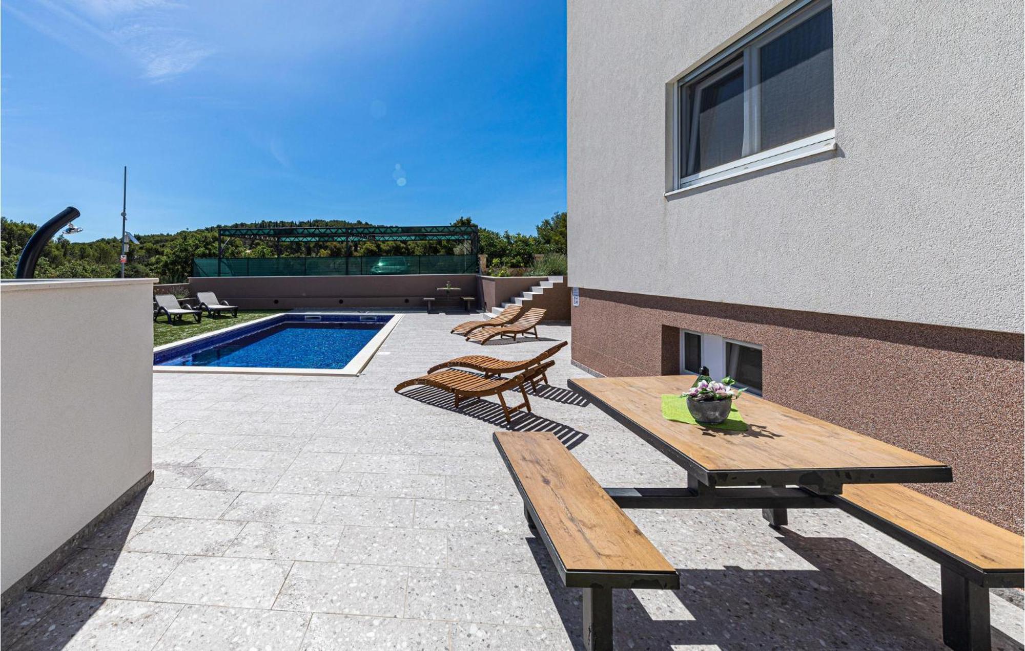 Amazing Apartment In Saldun With Wifi Trogir Exteriér fotografie