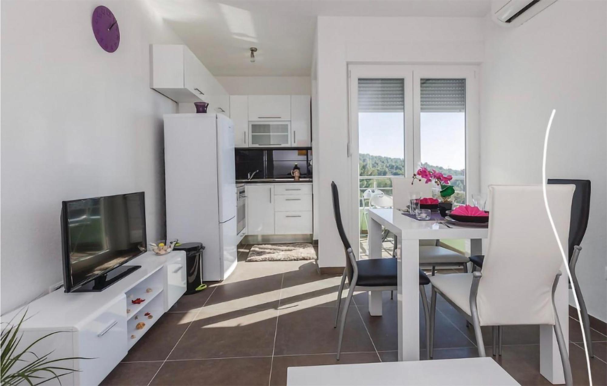 Amazing Apartment In Saldun With Wifi Trogir Exteriér fotografie